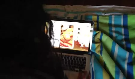 Szexi szőke vörös Emily élvezi durva szex teljes szexfilmek vele szobatársam.