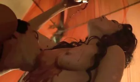 Apró Maggan hatáskörök baszik egy dildo az ő teljes sex filmek szűk fiatal punci!