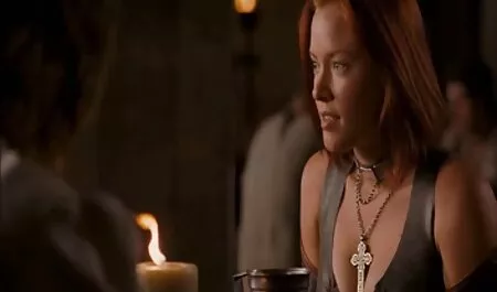 Kedves porno film teljes Amatőr fecskék egy nagy kakas a szabadban.
