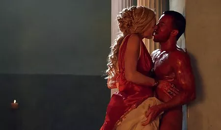 Hátulról dugja a teljes porno filmek legjobb barátját.