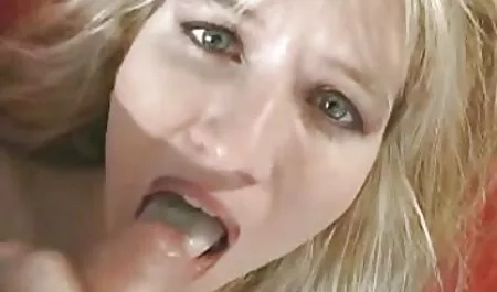 Mély behatolás a strapon a leszbikus hármasban BDSM teljes sex filmek rabszolgákkal