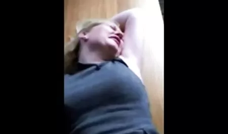 Fiatal Axel teljes szexfilmek magyarul Kane eszik az ázsiai szolga után egy szopást.