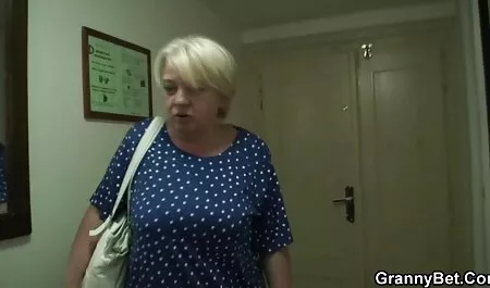 Barna, Nagy Cicik, maszturbál a harisnyakötő, sex video teljes film magyarul harisnya