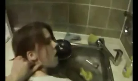 mutasd meg neki a nagy, pufók szexvideo teljes film mellei.