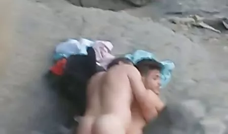 Az apa szex video teljes film magyarul elmenekült, és egy fiatalember nevelte fel.