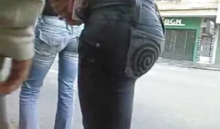 Busty leszbikusok próbálja egymás punci lé. teljes retro sexfilmek