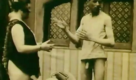 Kövér háziasszony előkészíti a szülőcsatornát erotikus teljes film magyarul