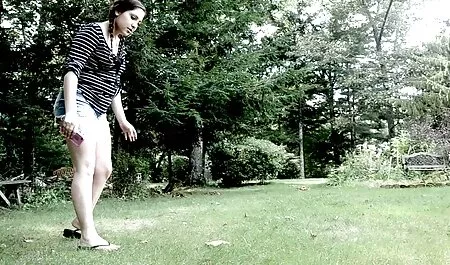 A szőke amatőr videóban szexvideo teljes film sétál a barátjával.