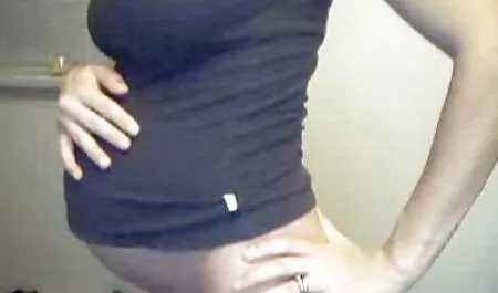 A lány megütötte az teljes porno filmek asztalt
