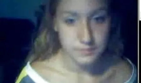 Egy érett, rövid erotikus filmek teljes magyarul hajú nő adta a punciját egy fiatalembernek. -